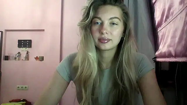 Snapshot of Sygream chatting on October 2025 12:28:01 PM Sygream online show from October 2025 12:28:01 PM