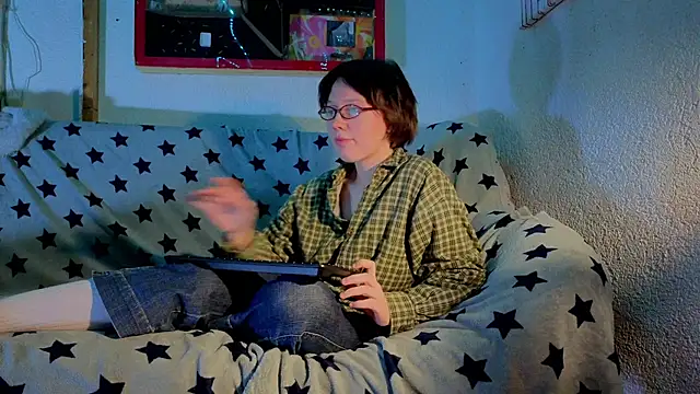 ReincarnatedAngel online show from October 2025 05:57:02 PM