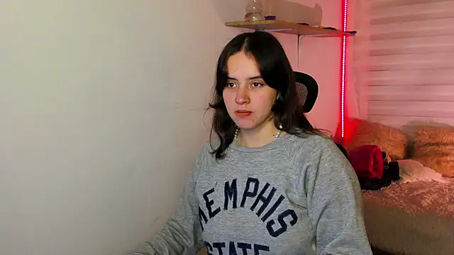 Emily Lindey online show from November 2025 03:18:02 AM