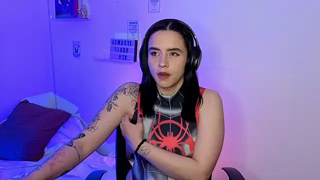 Emily Lindey online show from March 2026 05:41:02 AM