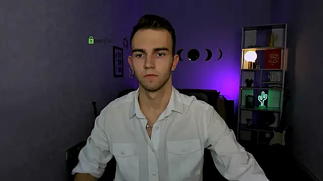 Snapshot of astren_villo chatting on December 2025 08:05:02 PM astren villo online show from December 2025 08:05:02 PM