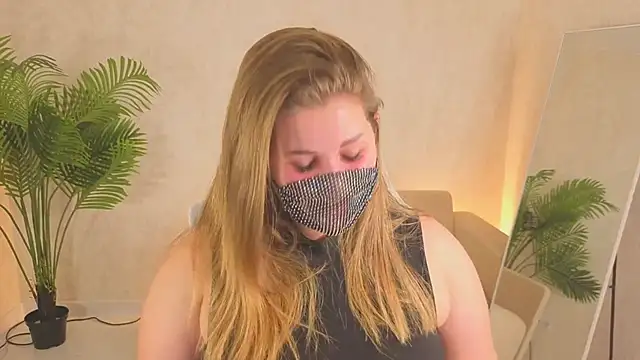 Scarlet Sinera online show from October 2025 12:11:02 AM