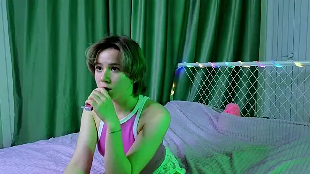 AlisiaEthen online show from November 2025 08:33:02 PM