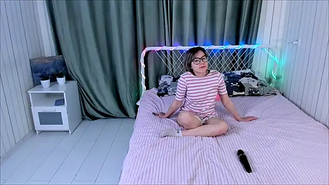 AlisiaEthen online show from November 2025 08:40:02 PM