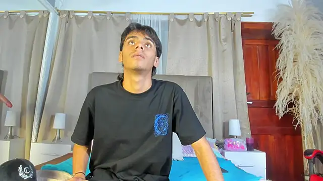 Kendra and liam online show from October 2025 12:06:01 PM