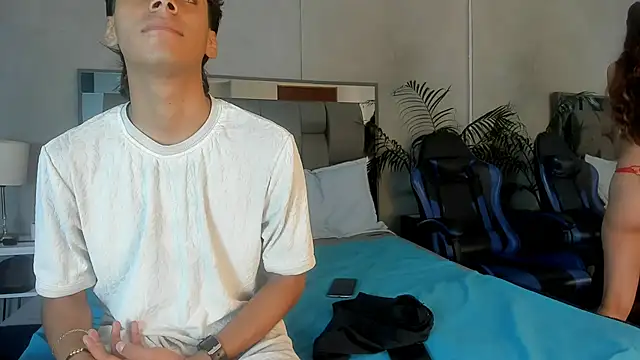 Kendra and liam online show from November 2025 12:07:02 PM