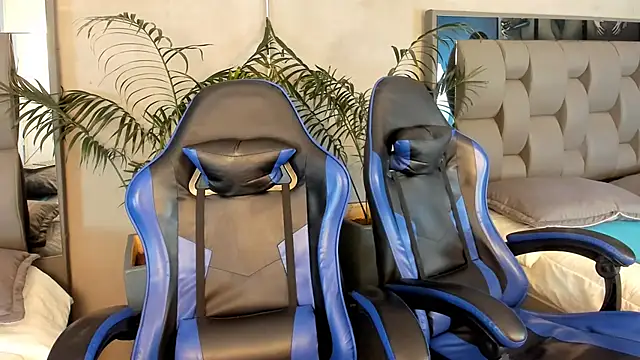 Kendra and liam online show from November 2025 11:13:01 AM