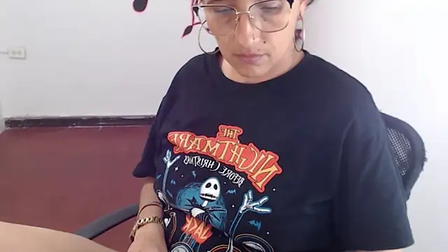 Lucyy Naugthy online show from April 2026 07:55:02 PM