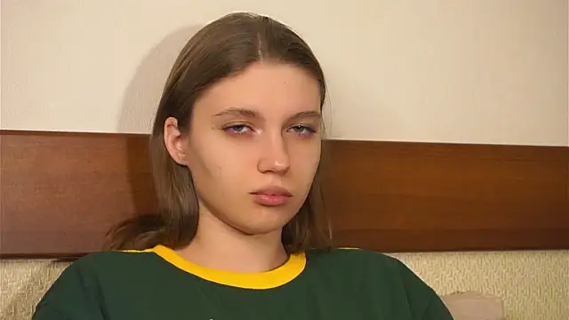 RoslynArcuo online show from November 2025 08:40:01 PM