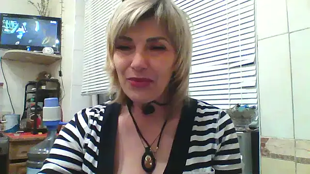 Lia Ray online show from October 2025 07:38:01 PM