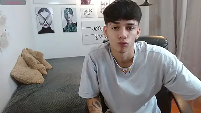 AmethystShadow17 online show from October 2025 04:41:02 PM