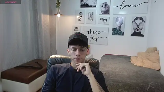 AmethystShadow17 online show from November 2025 04:29:01 PM