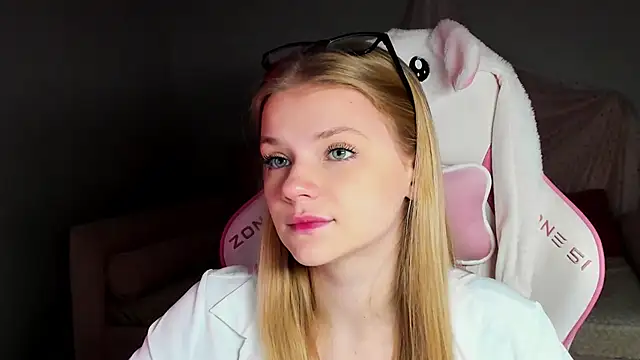 LilitRosen online show from November 2025 06:30:01 AM