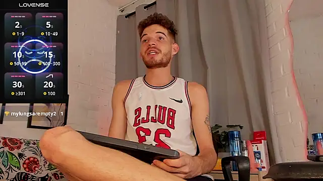 MATEO HUNTER online show from December 2025 03:00:01 AM