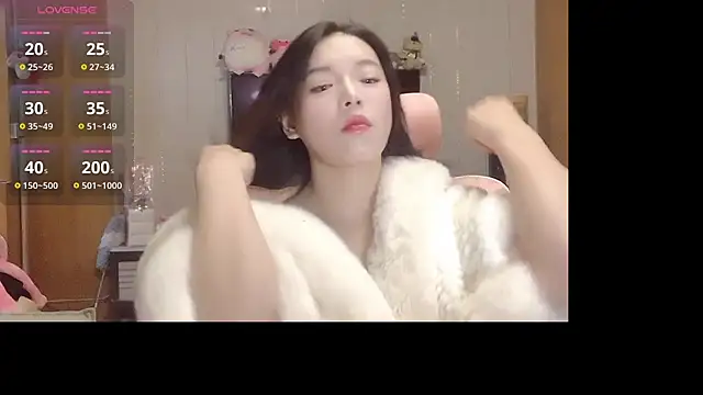 Mimi-777 online show from October 2025 01:56:02 PM