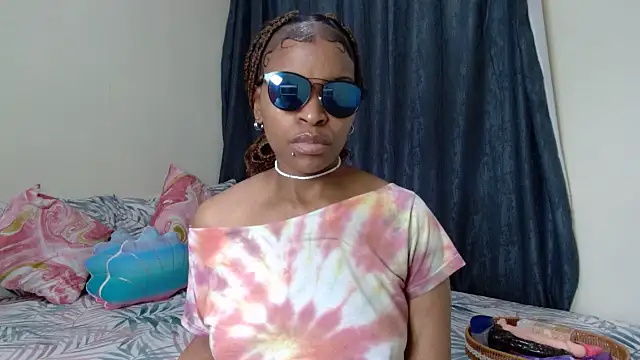 fifiqueen25 online show from March 2026 07:13:01 AM