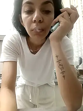 Snapshot of ReneeVoss chatting on February 2026 03:33:02 AM ReneeVoss online show from February 2026 03:33:02 AM