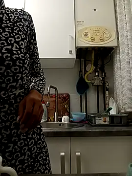 Snapshot of ReneeVoss chatting on February 2026 03:10:01 AM ReneeVoss online show from February 2026 03:10:01 AM