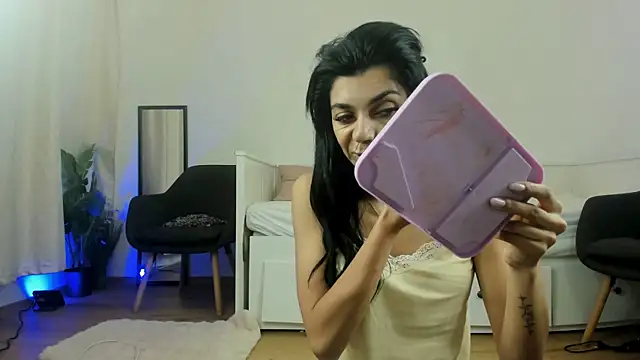 Snapshot of ReneeVoss chatting on February 2026 04:30:01 AM ReneeVoss online show from February 2026 04:30:01 AM