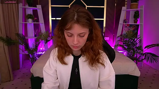 CuteeFoxy online show from October 2025 07:20:01 AM