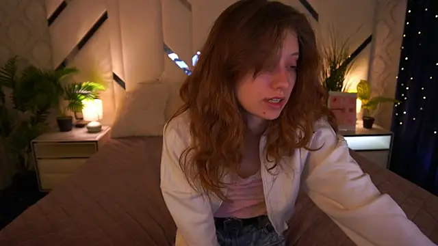 CuteeFoxy online show from February 2026 02:21:01 PM