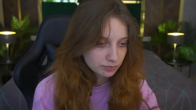 CuteeFoxy online show from April 2026 01:11:01 PM