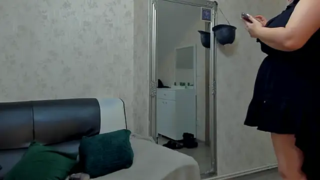 BelleInna online show from February 2026 06:07:01 AM