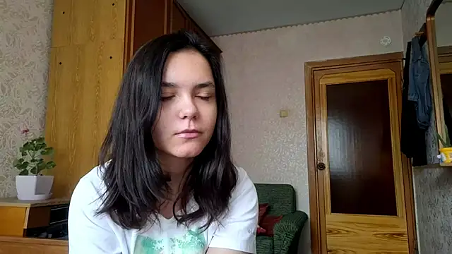 AudieMleczynski online show from October 2025 07:42:01 AM