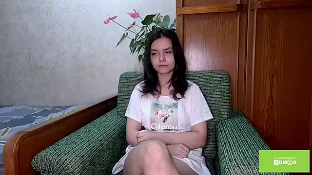 AudieMleczynski online show from November 2025 05:10:01 AM