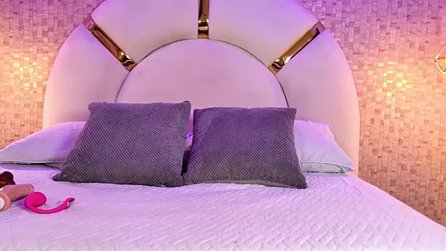 emmy rose25 online show from April 2026 11:36:01 AM