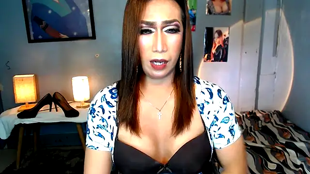 littleredbunny27 online show from June 2026 12:15:02 PM