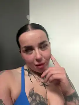 lucycoxxoxo online show from May 2026 11:34:04 PM
