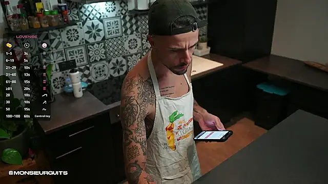 monsieurguitsxxx online show from November 2025 07:03:01 PM