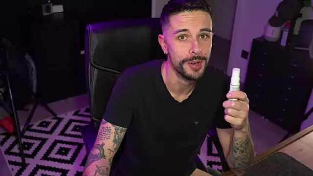 monsieurguitsxxx online show from January 2026 05:16:02 PM