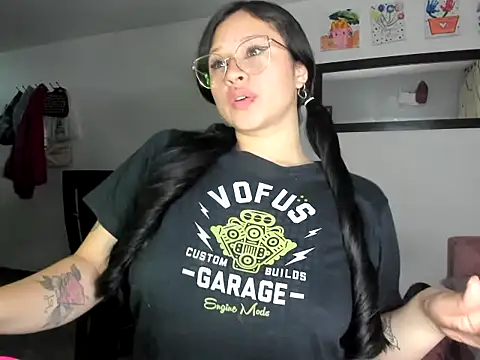 Snapshot of _Emily_vixen chatting on November 2025 02:54:02 AM Emily vixen online show from November 2025 02:54:02 AM