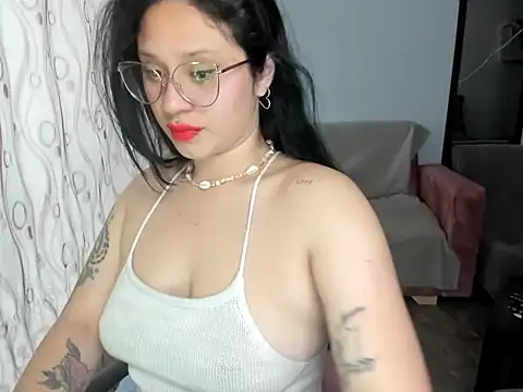 Snapshot of _Emily_vixen chatting on November 2025 10:50:02 AM Emily vixen online show from November 2025 10:50:02 AM