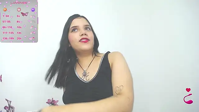 Snapshot of issa_bella18 chatting on November 2025 03:23:02 AM issa bella18 online show from November 2025 03:23:02 AM