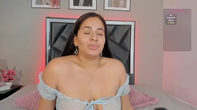 zoe longhair online show from October 2025 06:37:01 PM