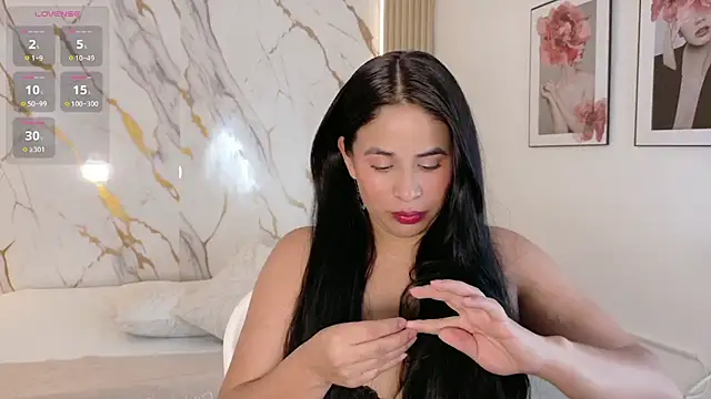 Snapshot of zoe_longhair chatting on July 2026 01:35:02 PM zoe longhair online show from July 2026 01:35:02 PM
