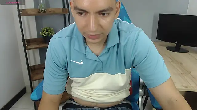 Snapshot of Axel_Stones_ chatting on October 2025 03:13:01 PM Axel Stones online show from October 2025 03:13:01 PM