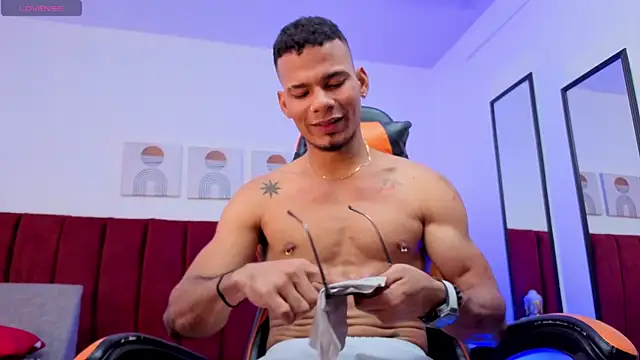 Snapshot of DaamonSlader_ chatting on October 2025 08:14:02 PM DaamonSlader online show from October 2025 08:14:02 PM