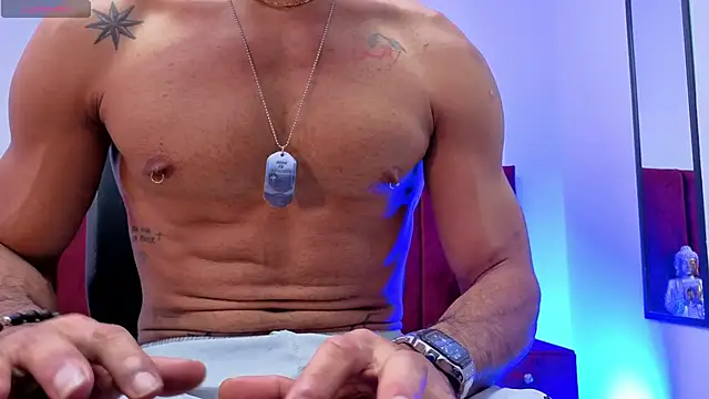 Snapshot of DaamonSlader_ chatting on November 2025 08:11:01 PM DaamonSlader online show from November 2025 08:11:01 PM