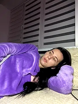 oliviya mur online show from November 2025 05:49:01 PM