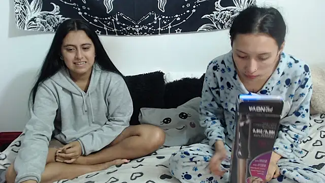 Snapshot of abby_n_emily chatting on June 2026 01:38:02 PM abby n emily online show from June 2026 01:38:02 PM