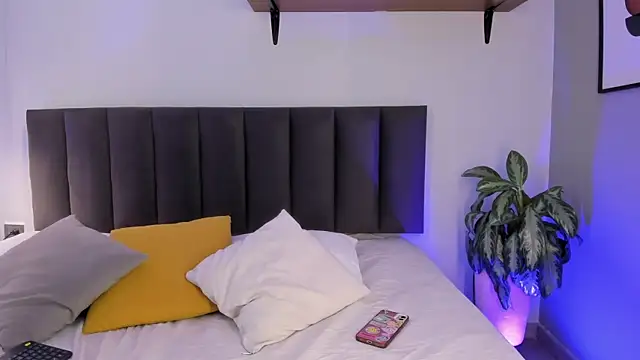 Snapshot of AilanaCortes chatting on October 2025 12:05:02 PM AilanaCortes online show from October 2025 12:05:02 PM