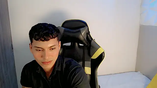 Snapshot of Maynow_666 chatting on October 2025 08:53:02 PM Maynow 666 online show from October 2025 08:53:02 PM