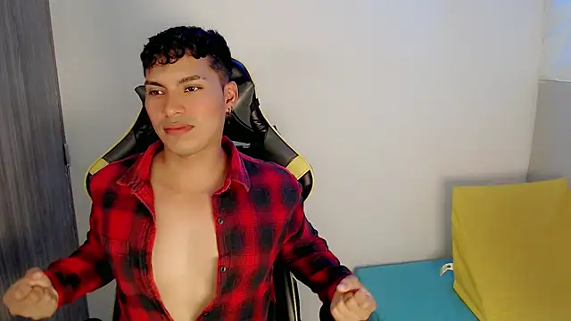 Snapshot of Maynow_666 chatting on October 2025 08:32:02 PM Maynow 666 online show from October 2025 08:32:02 PM