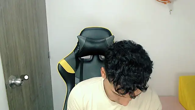 Snapshot of Maynow_666 chatting on October 2025 09:26:02 PM Maynow 666 online show from October 2025 09:26:02 PM