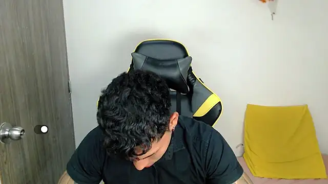 Snapshot of Maynow_666 chatting on October 2025 08:18:01 PM Maynow 666 online show from October 2025 08:18:01 PM