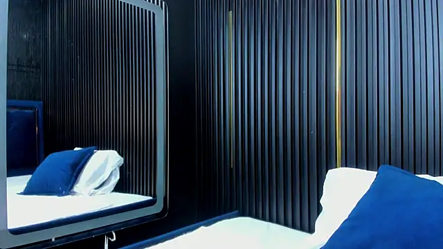 Snapshot of JuliethCruz_ chatting on November 2025 05:01:02 PM JuliethCruz online show from November 2025 05:01:02 PM